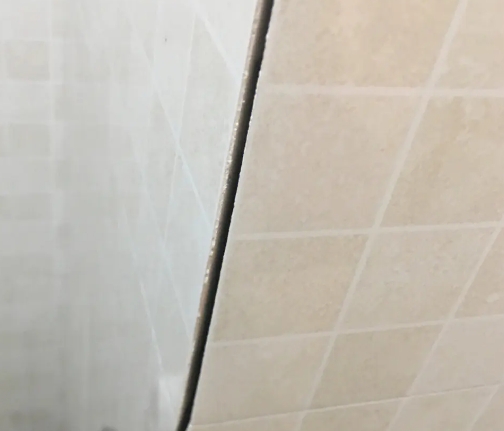 玉屏瓷砖空鼓维修公司分享阳台瓷砖脱落的修复过程可以分为以下几个步骤